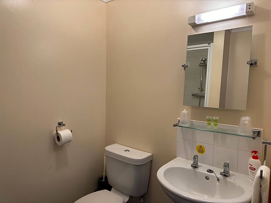 The Carpenters Arms Rooms in Broadway, Laugharne