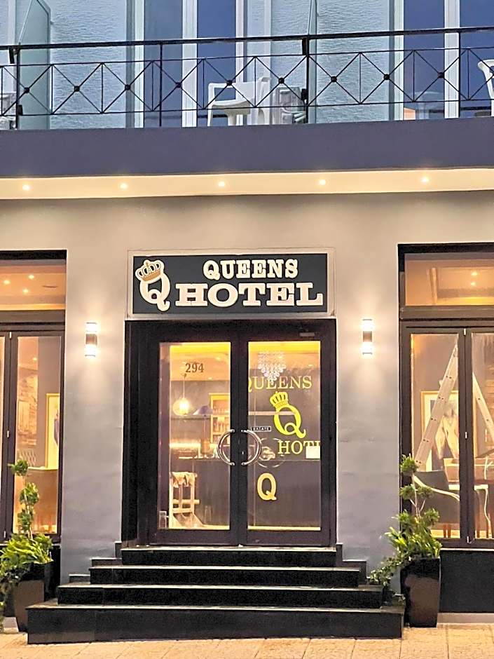 Queens Leriotis Hotel