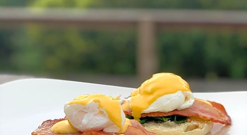 Bukela Game Lodge - Amakhala Game Reserve