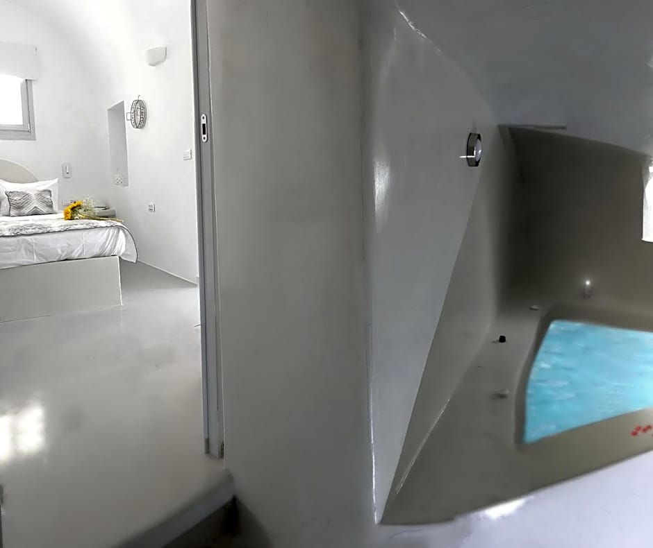 Golden Stone Santorini Suites