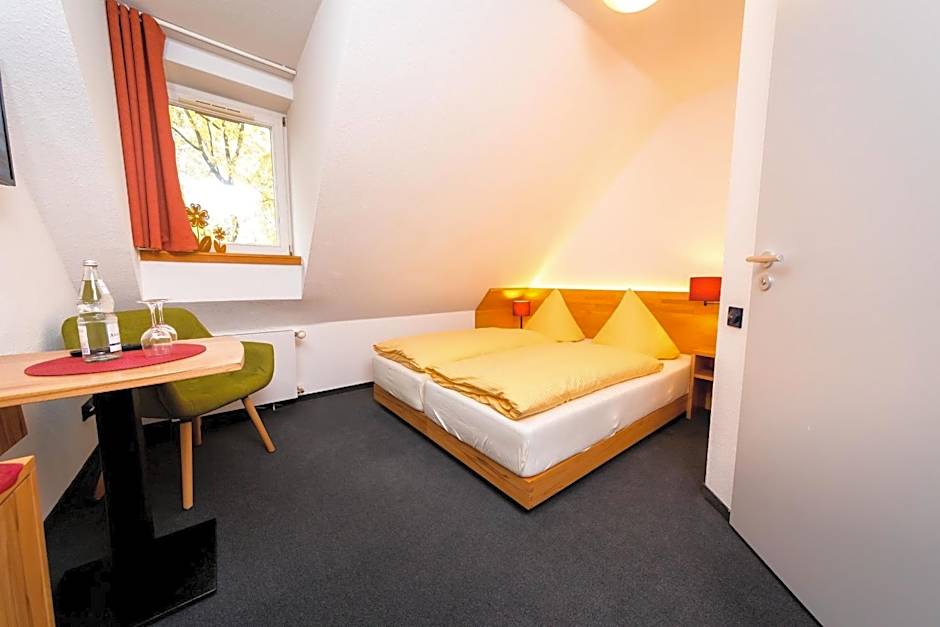 Wohlfühlhotel IM SCHLOSSPARK - Self CheckIn