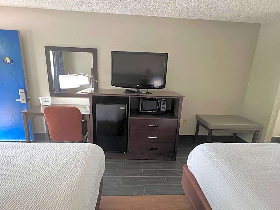 Days Inn & Suites by Wyndham Monroe