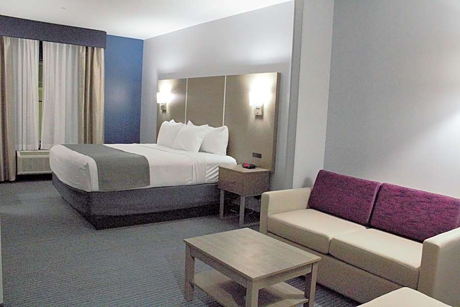 Days Inn & Suites by Wyndham Houston NW Cypress