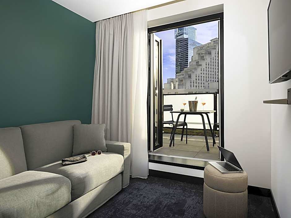 Tribe Paris La Defense Esplanade