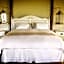Caracal Lodge