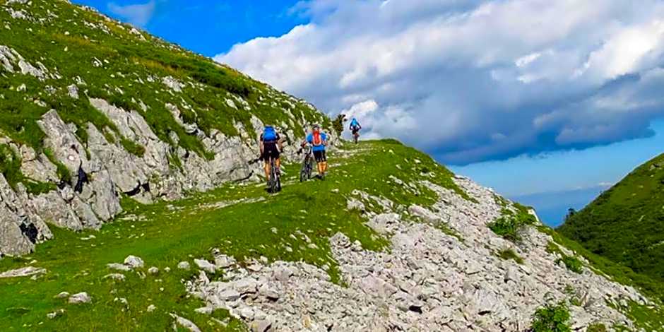 Fully equipped SIX BEDROOM HOUSE 15 kilometers from Lake Bled - with a terrace, garden, playground, and parking