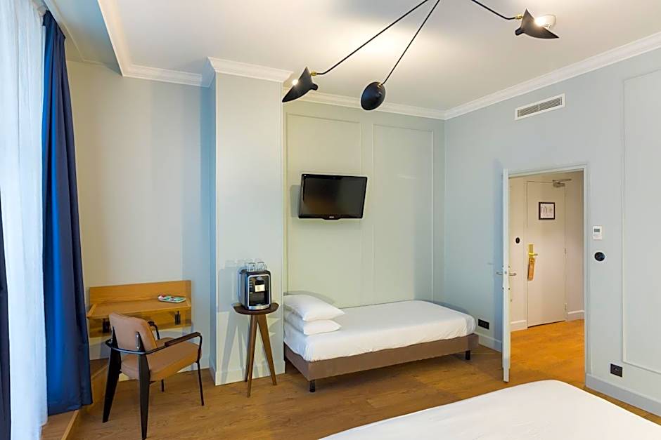 Photo 1 of 4 of Triple Room