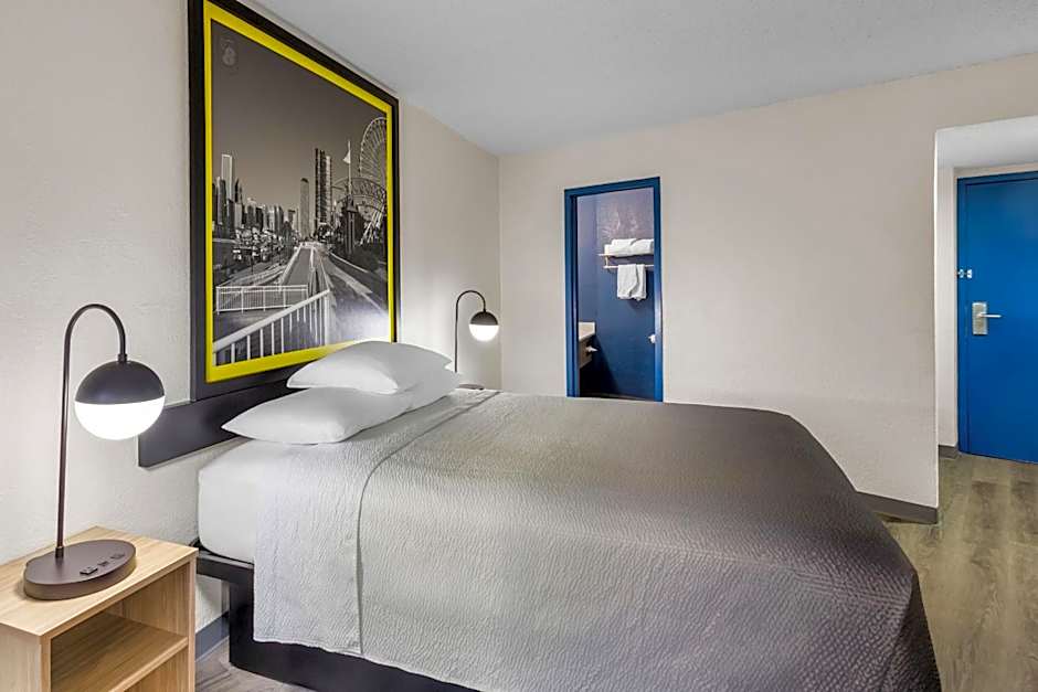 Super 8 by Wyndham Chicago IL