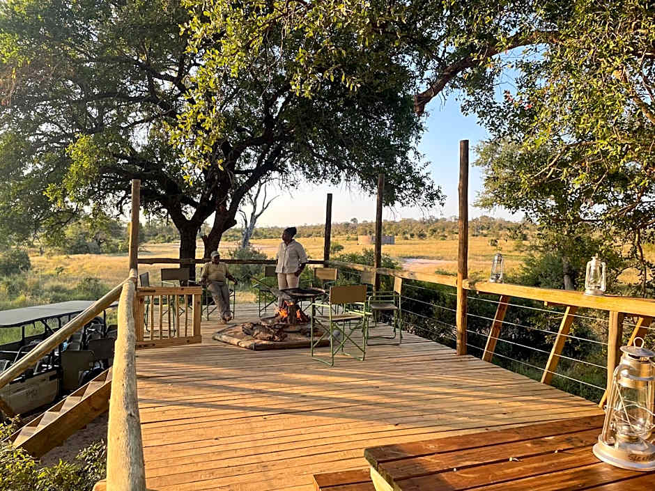 Rhino Post Safari Lodge