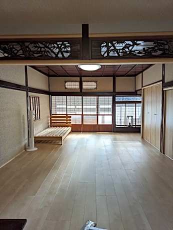 Hironoya Family Room 20 Tatami - 100-Year-Old Traditional House Renovation
