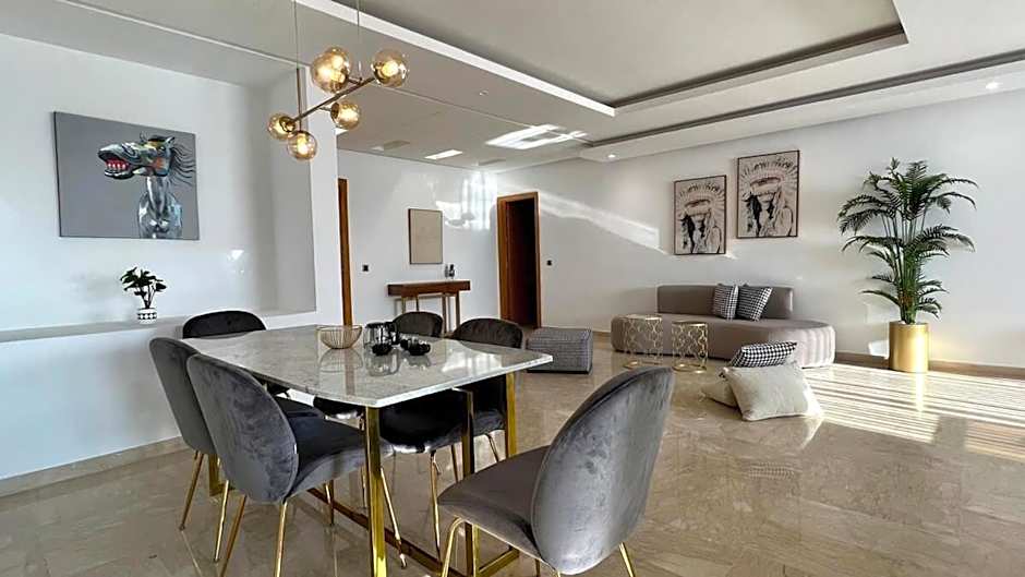 Marvelous Center Spot - 3 Bedrooms