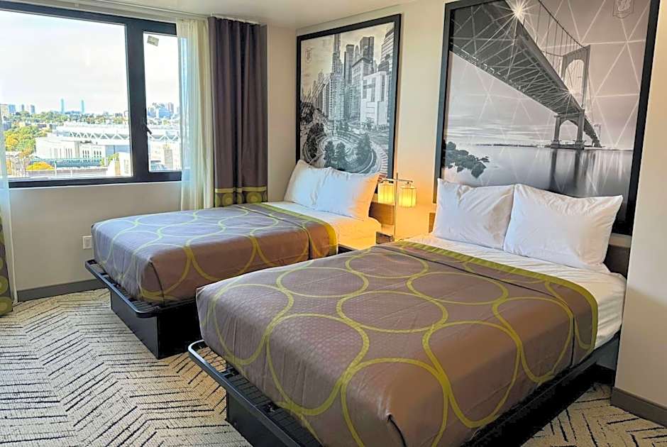 Super 8 by Wyndham Bronx Near Stadium