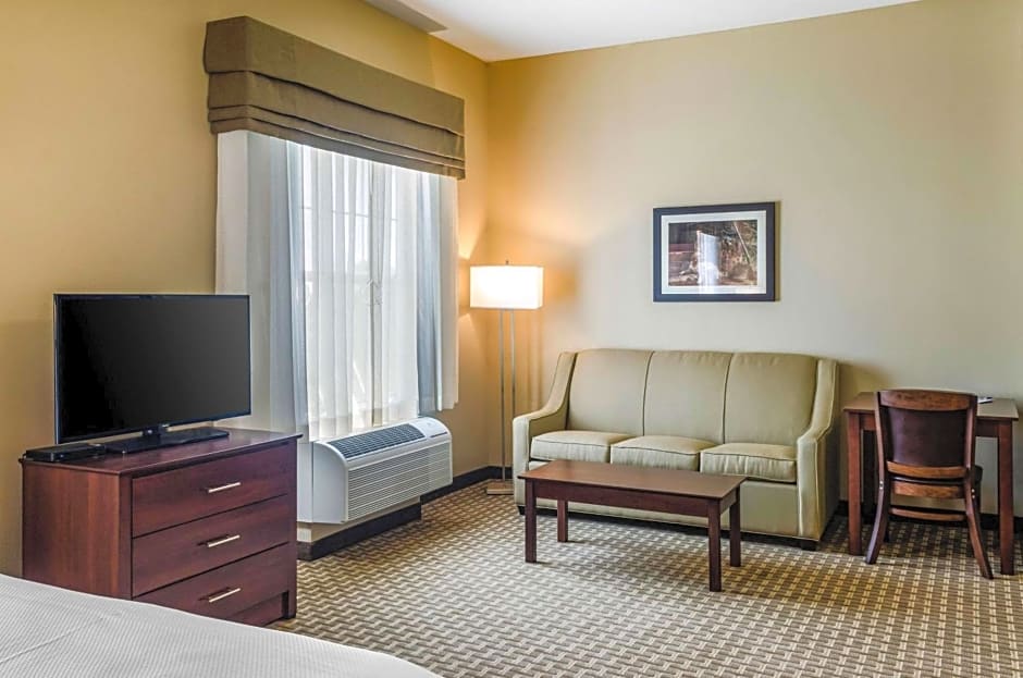 MainStay Suites Hackberry Sportsman's Lodge