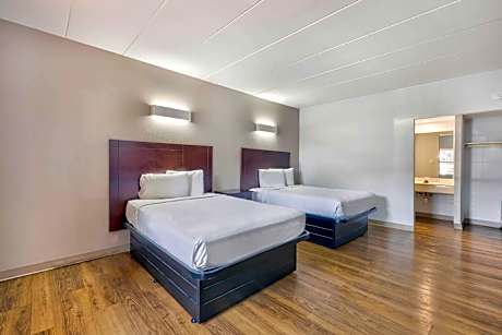 2 Full Beds | Non-Smoking, Micfridge