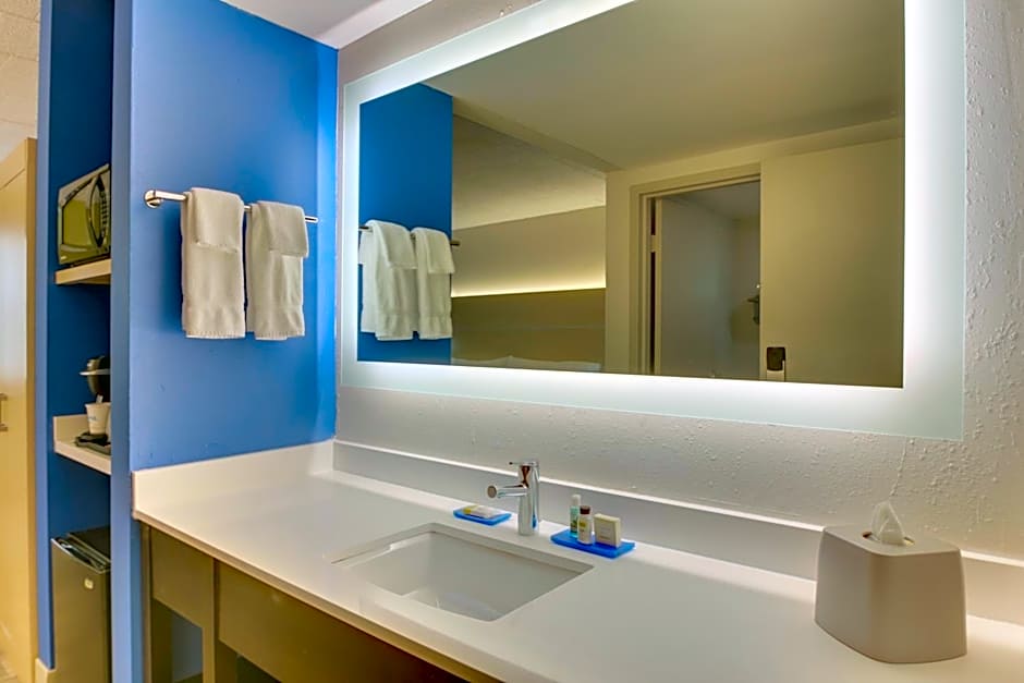 Holiday Inn Express Pittston - Scranton Airport