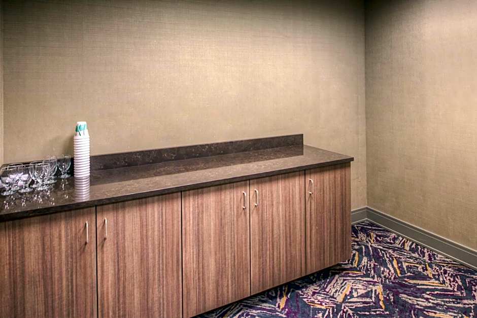 DoubleTree by Hilton Hotel Utica