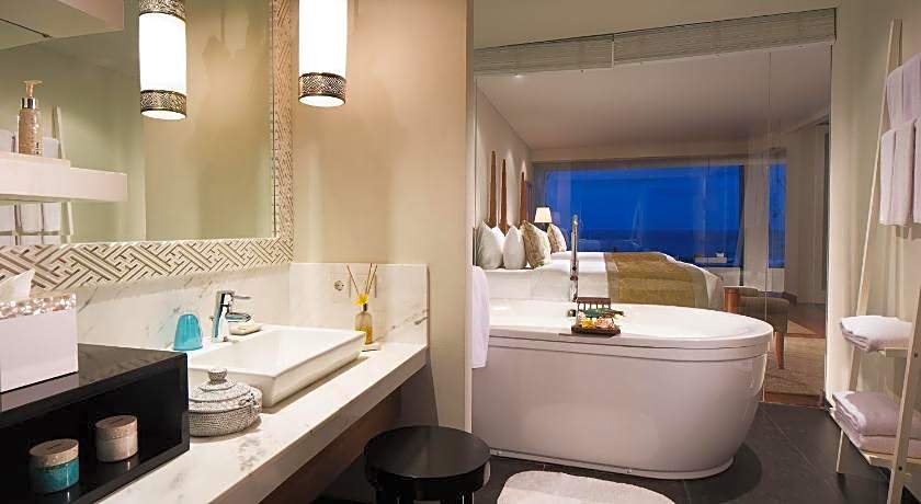 Samabe Bali Suites & Villas