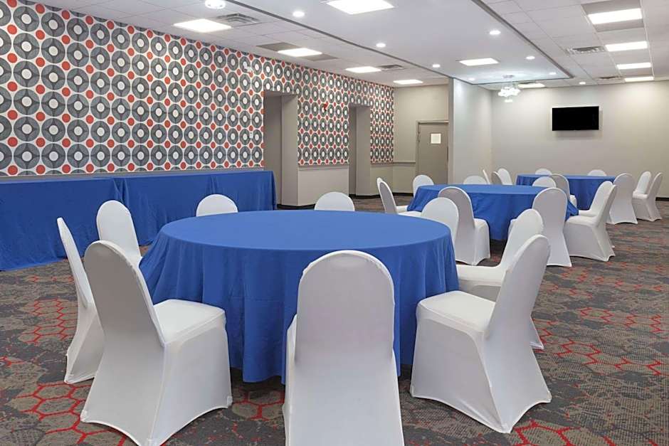 Ramada by Wyndham Windsor Locks