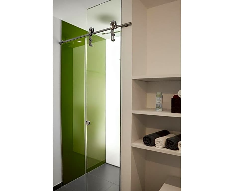 Seven Hotel + Boardinghouse