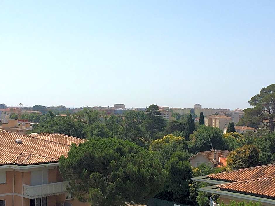 Kyriad Frejus Centre