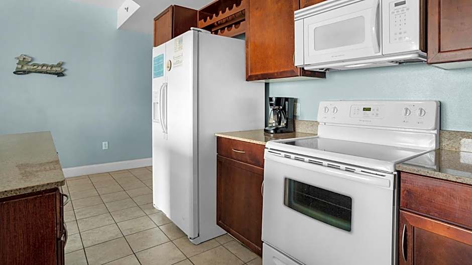 Laketown Wharf 1037