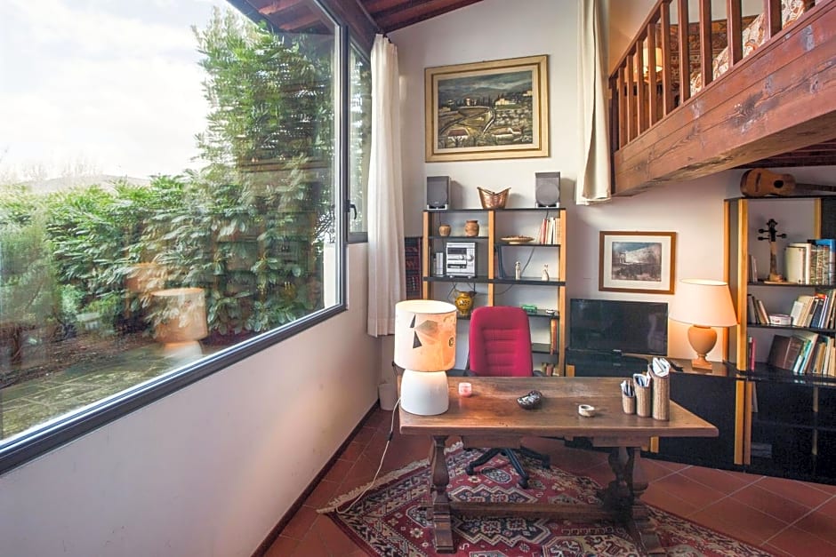 Independent loft on Florence's hills