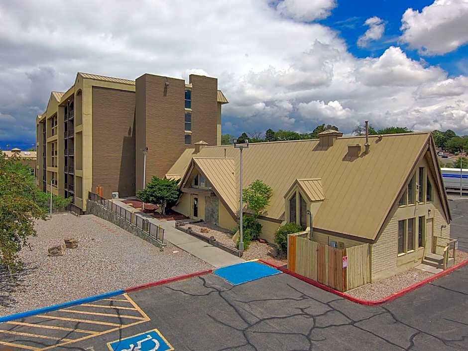 Hotel 505