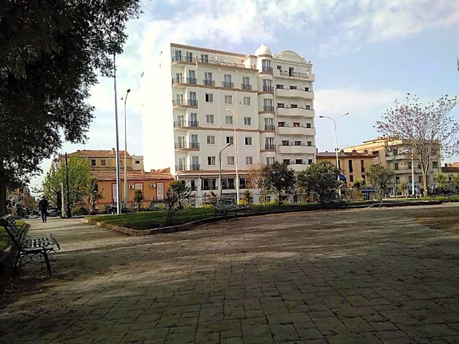 TADJ EL MAOUADA