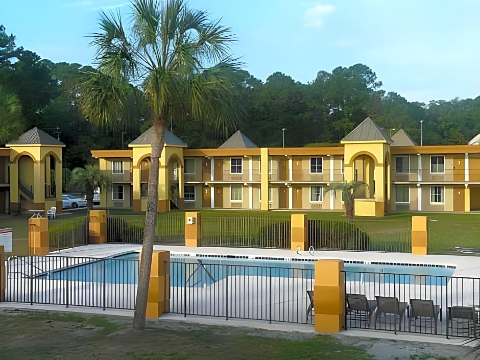 Days Inn by Wyndham Brunswick/St. Simons Area