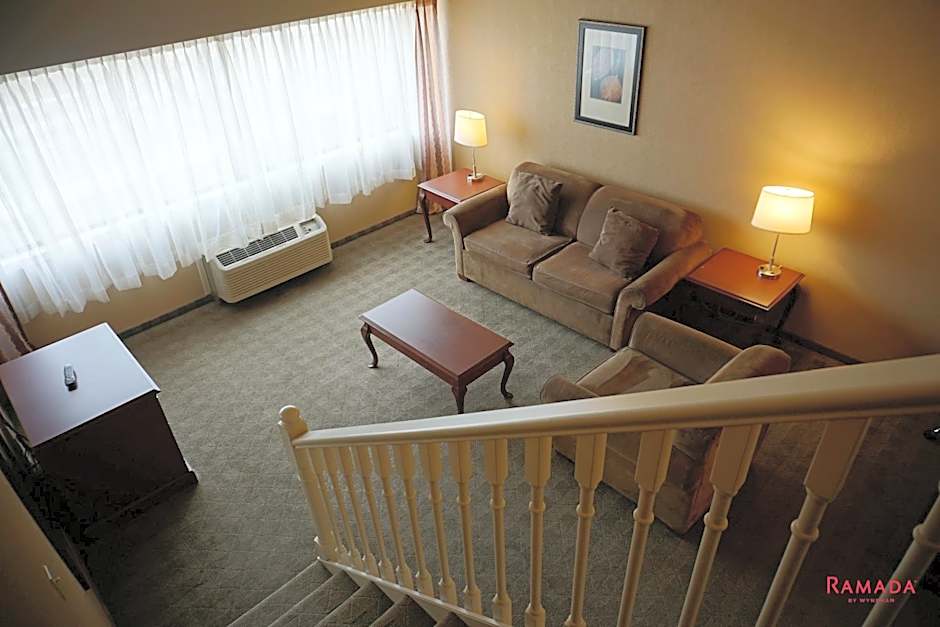 Ramada Hotel & Conference Center by Wyndham Kelowna