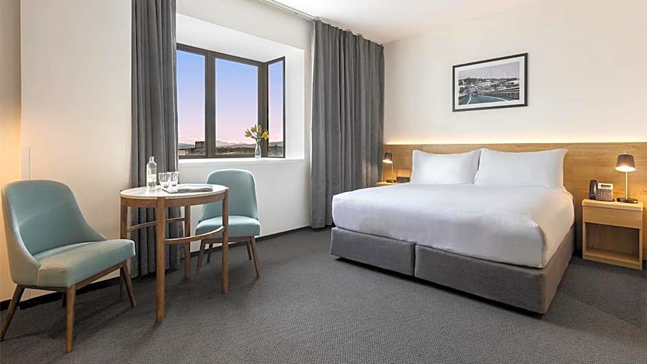 Oaks Wellington Hotel