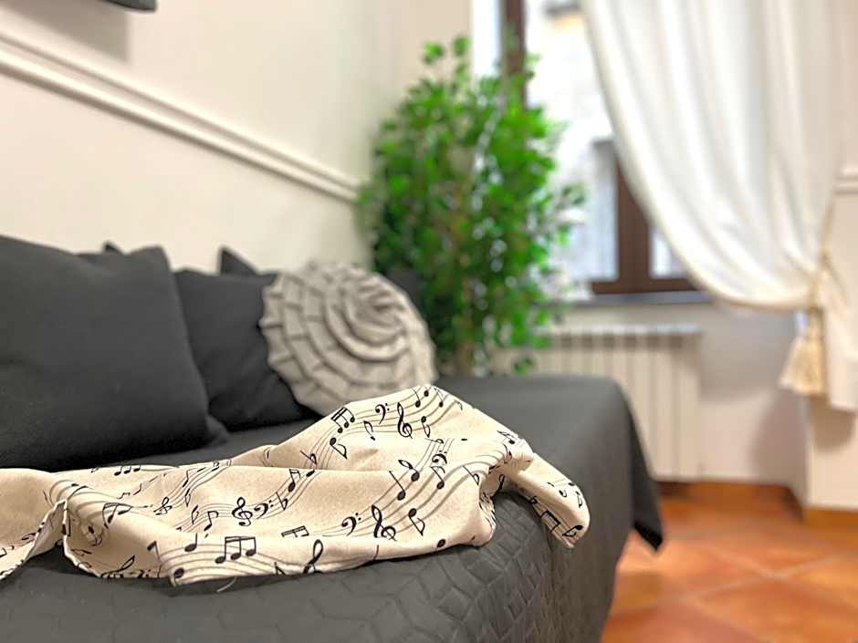 MILUAR - centro storico - lungo la via della Musica