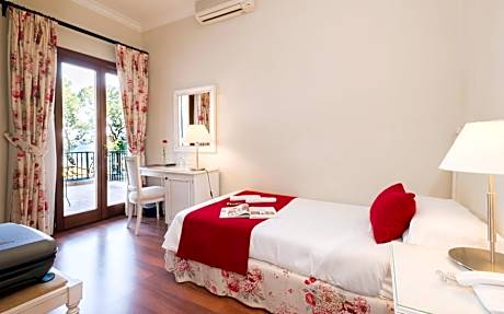 Single Room with Seafront View and Balcony