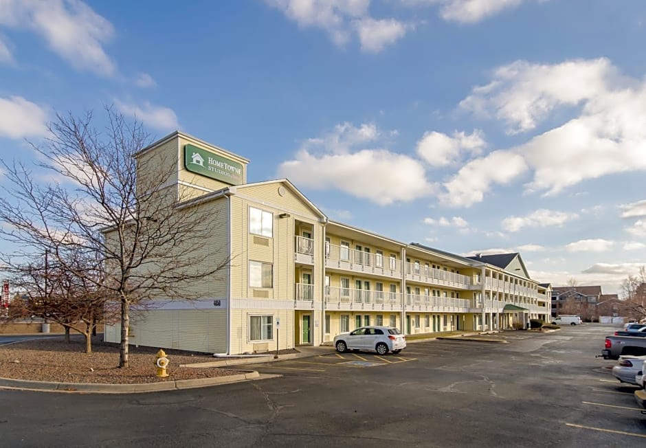HomeTowne Studios by Red Roof Lake Charles - Sulphur