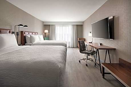 Queen Room with Two Queen Beds and Adapted Tub - Mobility and Hearing Accessible