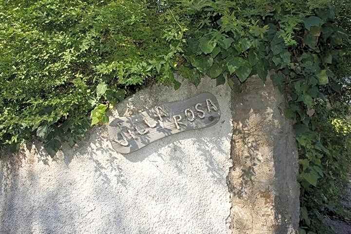 Villa Rosa Apartments