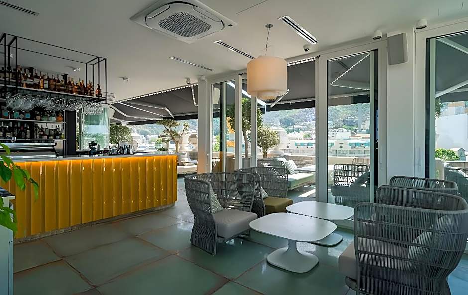 Monograph Freedom Square