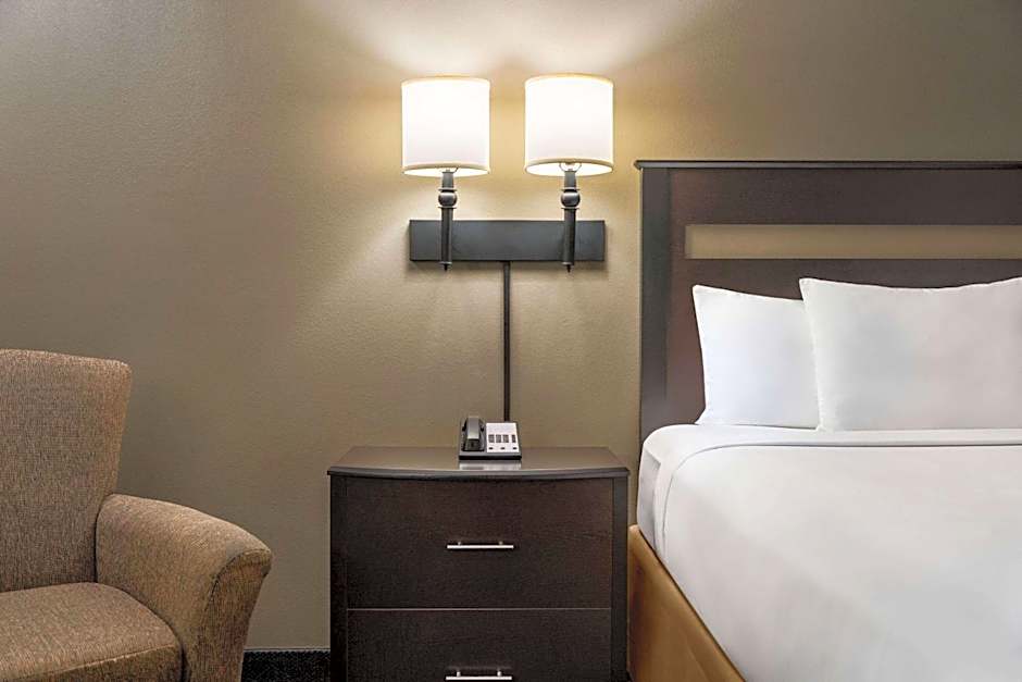 Travelodge by Wyndham Dexter