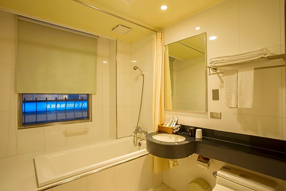 Just Live Inn-Taipei Station