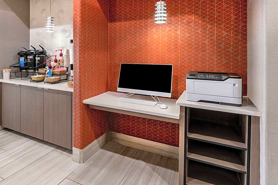 La Quinta Inn & Suites by Wyndham Santa Rosa