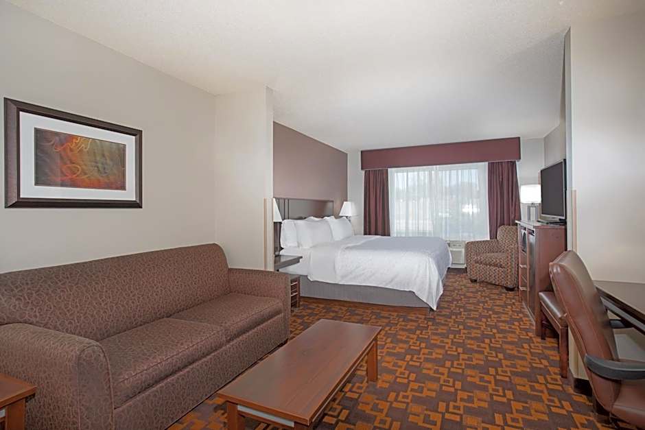 Holiday Inn Express Suites Yankton Hotel By IHG