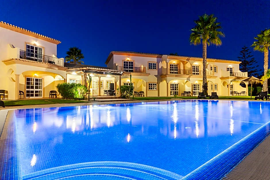 Atalaia Sol Aparthotel - tennis & heated pool in winter