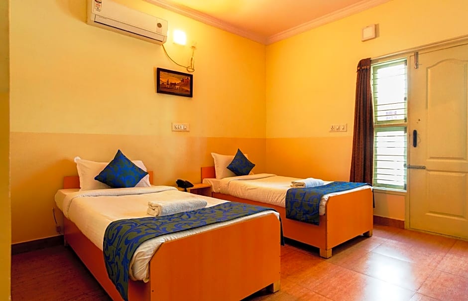 Mervian Lets Hotel – Bangalore, MN