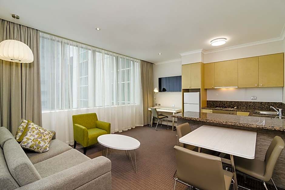 Clarion Suites Gateway