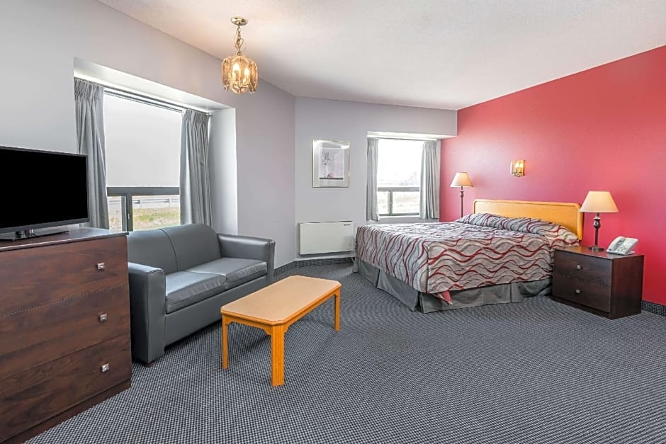 Super 8 by Wyndham Mt Hope Hamilton Intl Arpt ON