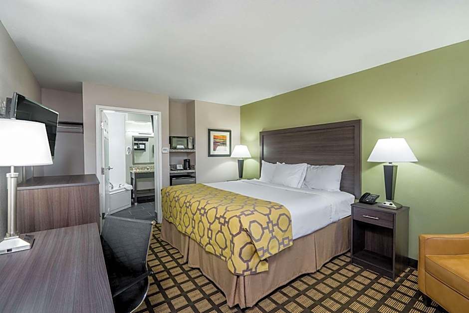 Baymont by Wyndham Clarksville