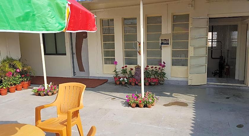 Hotel Rushabh Home