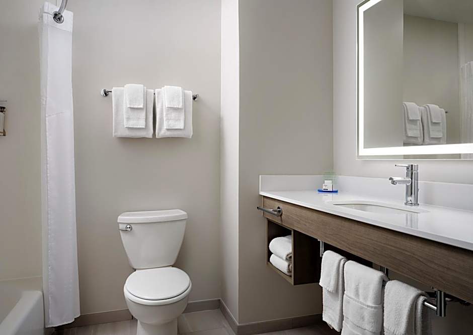 Holiday Inn Express Peru-Lasalle Area By IHG