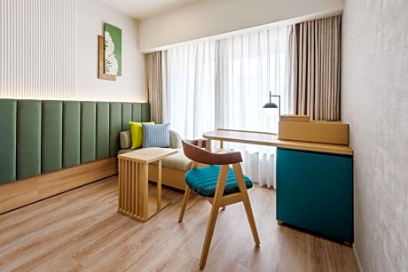 Twin Superior Family Room