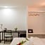 Crown Beach villas - direct access to bikini beach